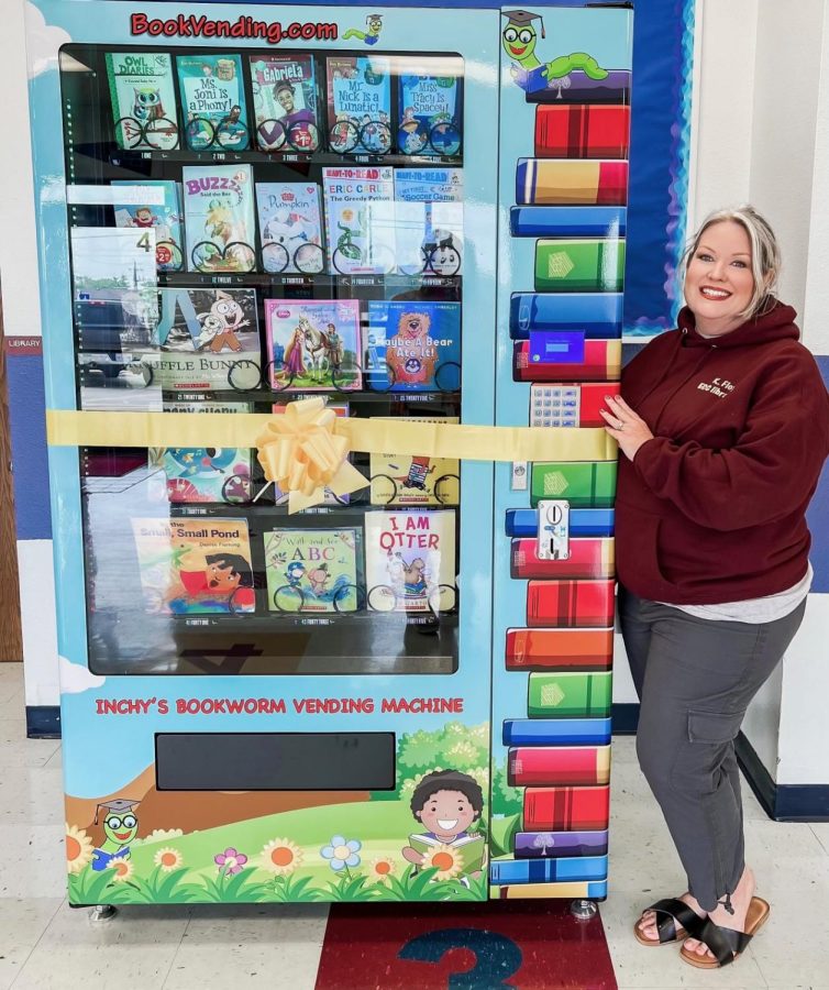 Early Childhood Center Librarian Brings Book Vending Machine to Flour Bluff ISD
